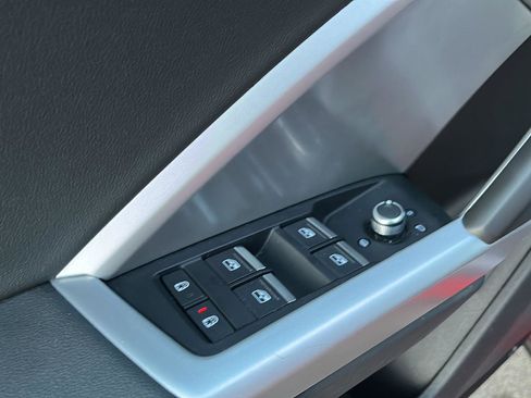 Used 2025 Audi Q3 2.0T Premium image 10