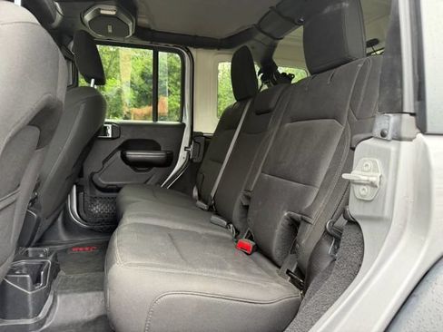 Used 2018 Jeep Wrangler Unlimited Sport S AWD/4WD image 12