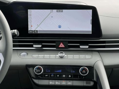 Used 2024 Hyundai Elantra SEL FWD image 38