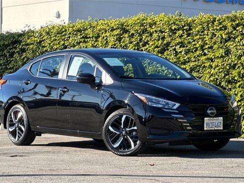 Used 2025 Nissan Versa SR w/ Trunk Package image 2