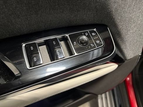 Used 2025 Cadillac Escalade V AWD/4WD image 17