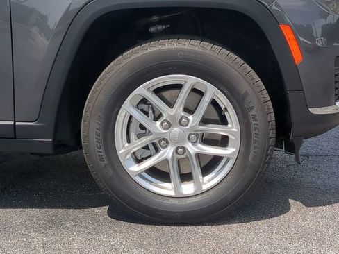 Used 2025 Jeep Grand Cherokee L Laredo w/ Trailer Tow Package AWD/4WD image 11