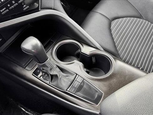 Used 2024 Toyota Camry SE image 16