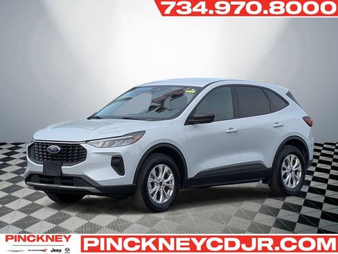 Used 2025 Ford Escape Active AWD/4WD image 1