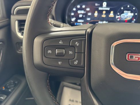 Used 2024 GMC Yukon XL AT4 w/ AT4 Premium Package AWD/4WD image 11