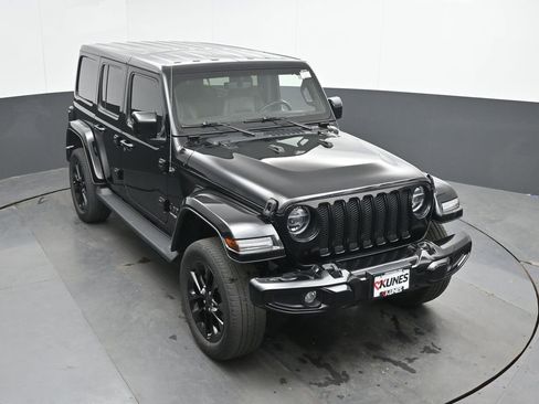 Used 2021 Jeep Wrangler Unlimited Sahara AWD/4WD image 33