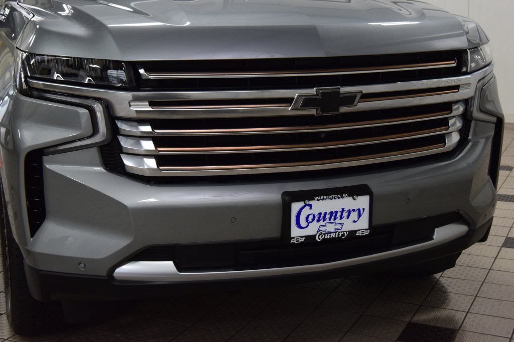 Used 2024 Chevrolet Suburban High Country AWD/4WD image 13