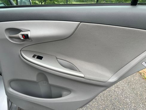 Used 2010 Toyota Corolla FWD image 13