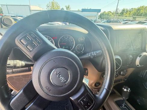 Used 2014 Jeep Wrangler Unlimited Rubicon w/ Dual Top Group AWD/4WD image 20