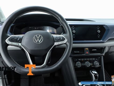 Used 2024 Volkswagen Taos SE w/ Panoramic Sunroof Package image 20