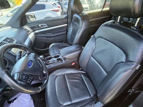 Used 2017 Ford Explorer XLT w/ Equipment Group 202A FWD image 14