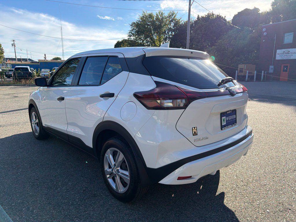 Used 2023 Nissan Kicks S FWD image 4