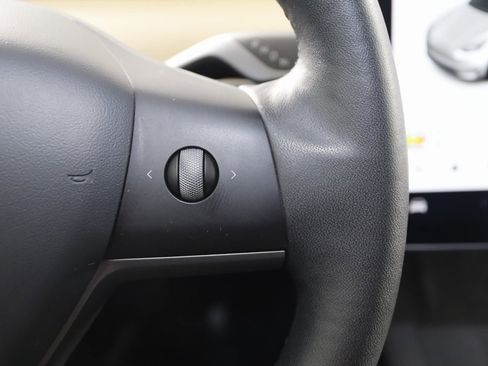 Used 2021 Tesla Model Y Long Range image 36