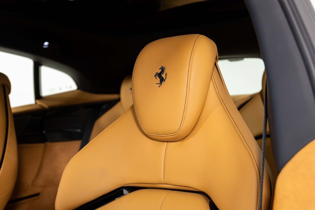 Used 2025 Ferrari Purosangue AWD/4WD image 60