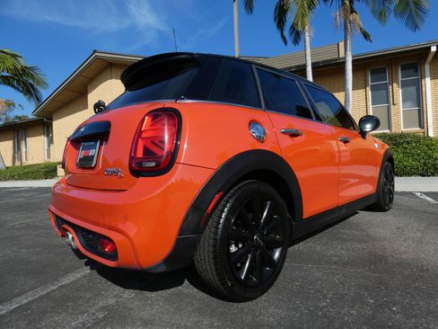 Used 2019 MINI Cooper S w/ Premium Package image 8