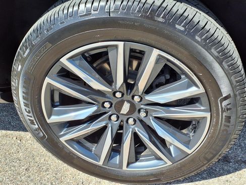 Used 2021 Cadillac Escalade ESV Sport w/ Driver Assist Tech Package AWD/4WD image 9