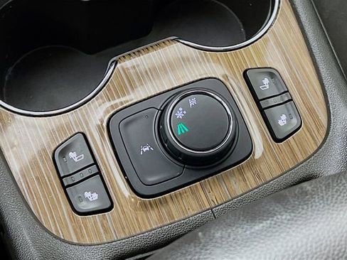 Used 2023 GMC Acadia SLE w/ Driver Convenience Package image 20