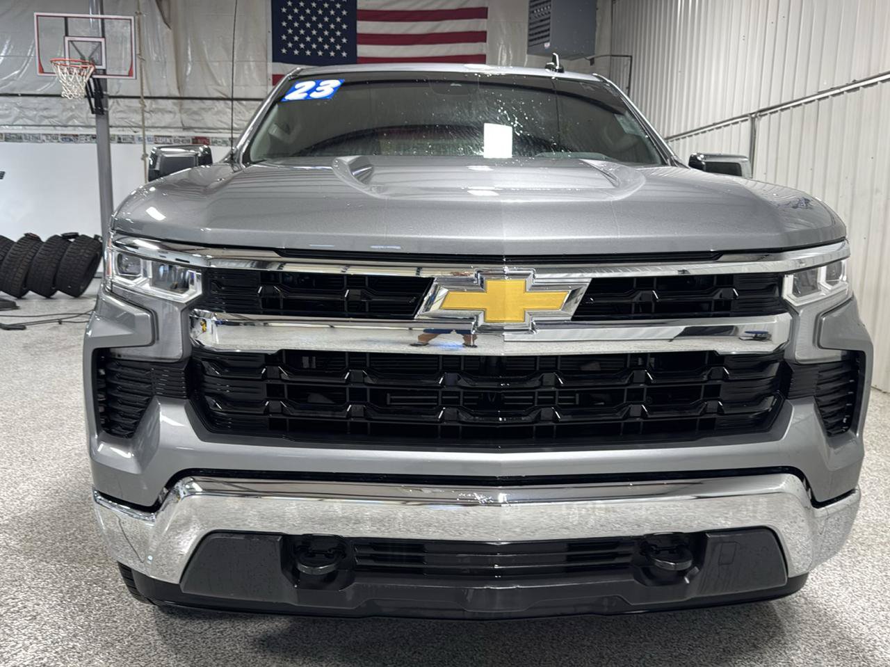 Used 2023 Chevrolet Silverado 1500 LT AWD/4WD image 3