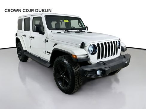 Certified 2021 Jeep Wrangler Unlimited Sahara AWD/4WD image 3