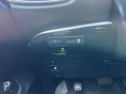 Certified 2020 Toyota Prius Prime XLE w/ Carpet Mat Package image 31