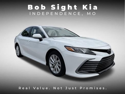 Used 2024 Toyota Camry LE FWD image 19