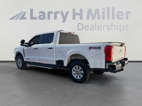 Used 2023 Ford F250 XLT w/ FX4 Off-Road Package image 3