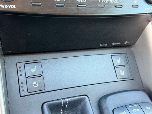 Used 2017 Lexus IS 200t w/ Premium Package RWD image 24