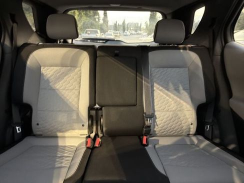Used 2018 Chevrolet Equinox LS FWD image 28