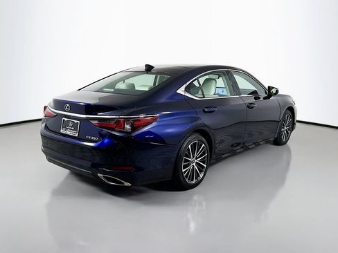 Used 2025 Lexus ES 350 w/ Premium Package FWD image 5
