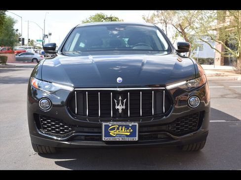 Used 2018 Maserati Levante AWD/4WD image 8