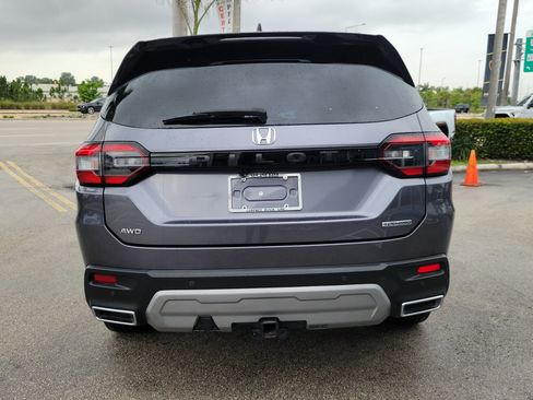 Used 2024 Honda Pilot Touring image 6