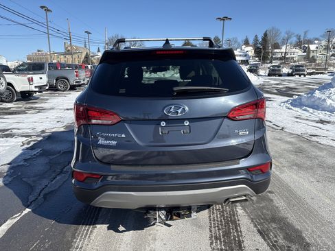 Used 2017 Hyundai Santa Fe Sport image 4