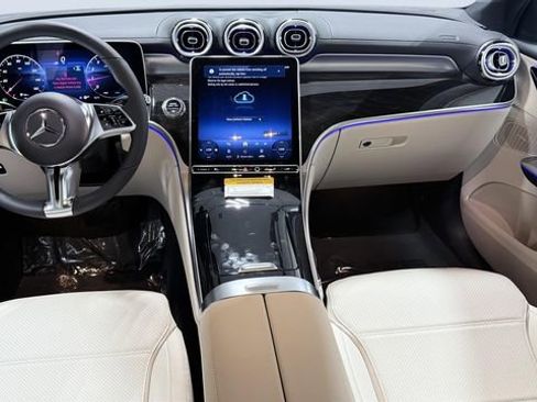 Used 2026 Mercedes-Benz GLC 300 4MATIC image 40