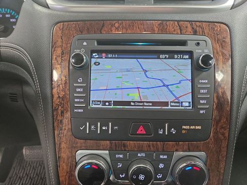Used 2014 Chevrolet Traverse LTZ AWD/4WD image 19