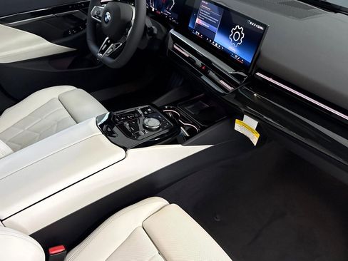 New 2026 BMW 530i w/ M Sport Package image 28