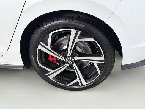 New 2026 Volkswagen GTI SE FWD image 32