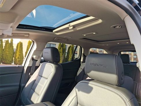 Used 2023 GMC Acadia Denali w/ Black Diamond Edition image 14