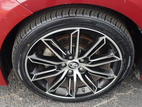 Used 2019 Toyota Avalon XSE image 24