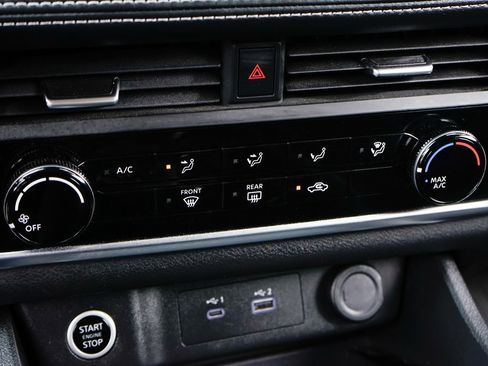 Used 2023 Nissan Rogue S image 29