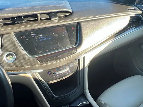 Used 2019 Cadillac XT5 FWD image 18