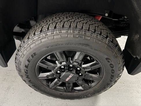 New 2026 GMC Sierra 2500 AT4 w/ AT4 Premium Plus Package image 6