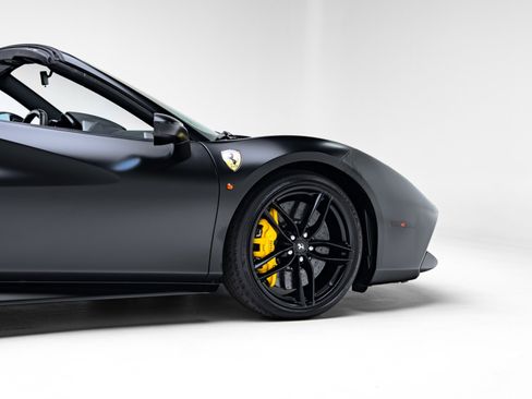 Used 2018 Ferrari 488 Spider image 39