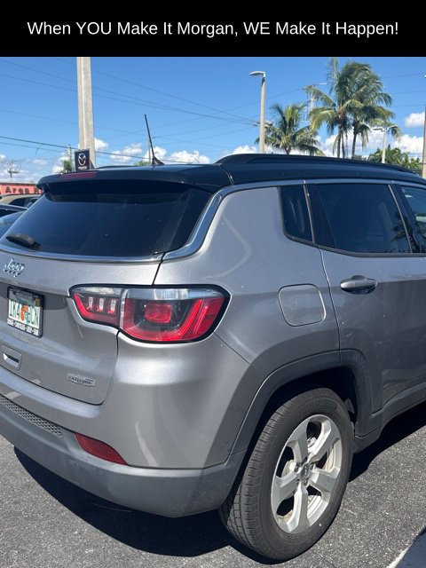 Used 2018 Jeep Compass Latitude FWD image 3