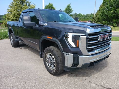 Used 2024 GMC Sierra 2500 SLE w/ SLE Value Package AWD/4WD image 1