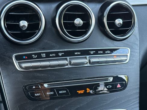 Used 2019 Mercedes-Benz GLC 300 4MATIC image 26