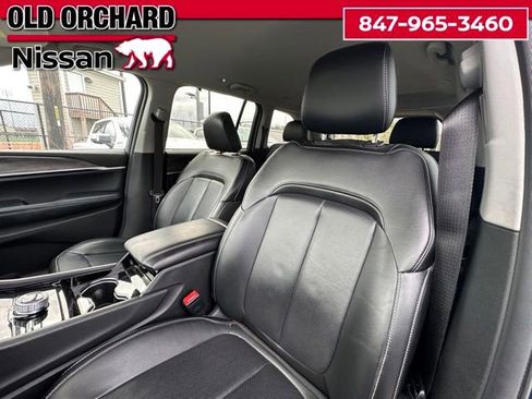 Used 2023 Jeep Grand Cherokee Limited w/ Luxury Tech Group II AWD/4WD image 12