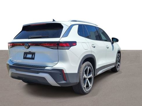 New 2026 Volkswagen Tiguan SE FWD image 4