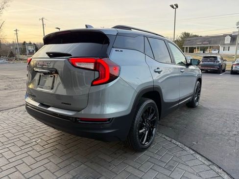 Used 2023 GMC Terrain SLE image 9
