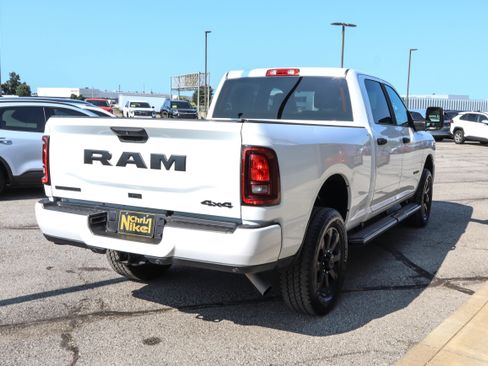 Used 2026 RAM 2500 Big Horn AWD/4WD image 4