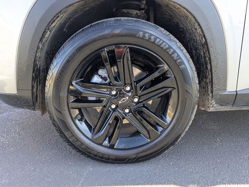 Used 2025 Chevrolet Trax ACTIV w/ Sunroof Package image 35